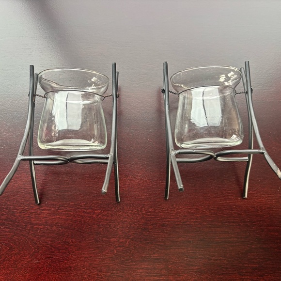 Pair of Candle Holders with Modern Design and Clear Glass Containers - Picture 3 of 4